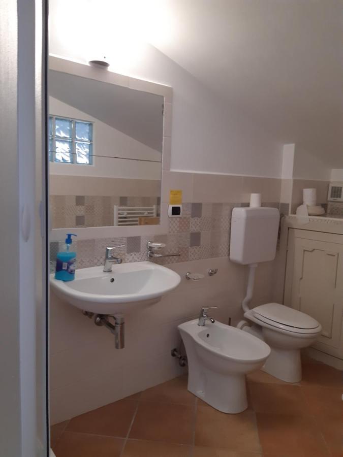 Il Girasole Bed & Breakfast Castelvecchio Calvisio ภายนอก รูปภาพ