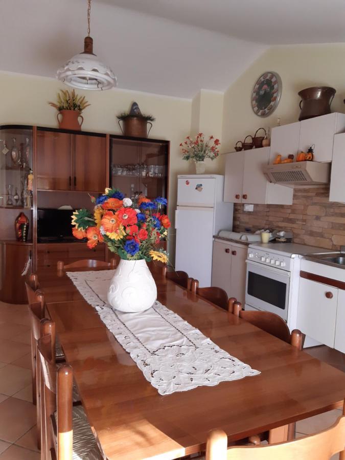 Il Girasole Bed & Breakfast Castelvecchio Calvisio ภายนอก รูปภาพ