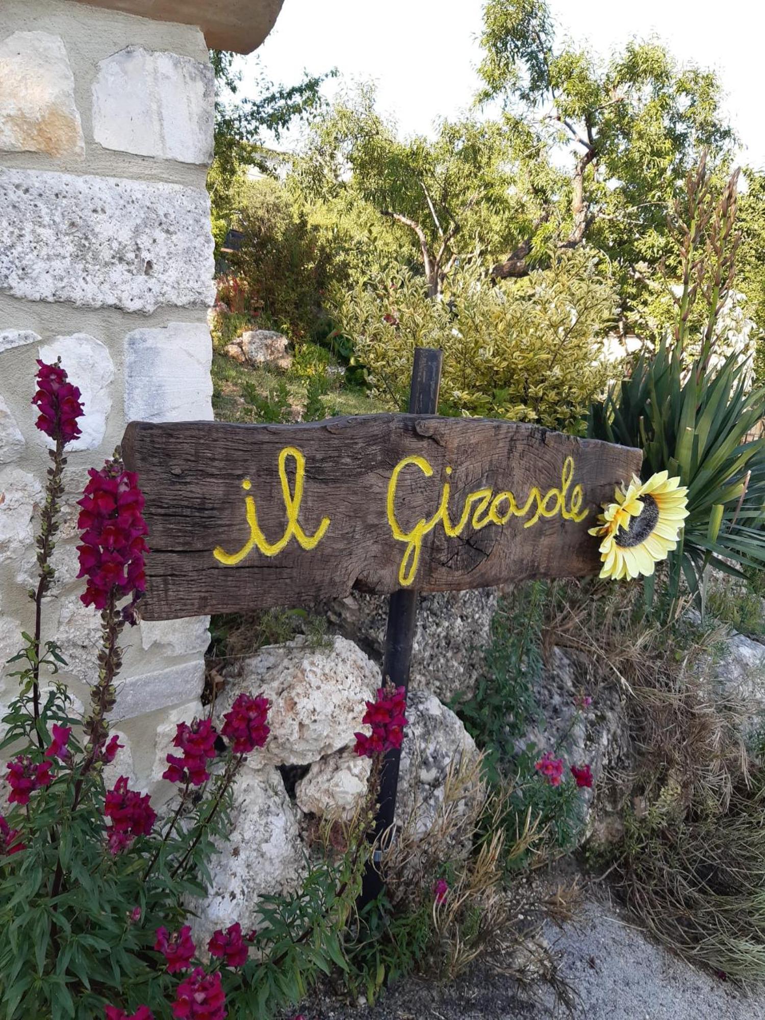 Il Girasole Bed & Breakfast Castelvecchio Calvisio ภายนอก รูปภาพ
